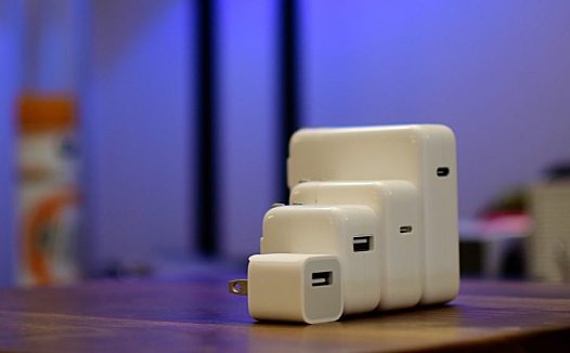 可以使用iPad或Mac电源适配器为iPhone充电吗？